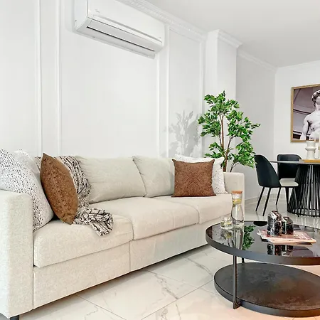 شقة The Encino - Luxury Seaside لارنكا