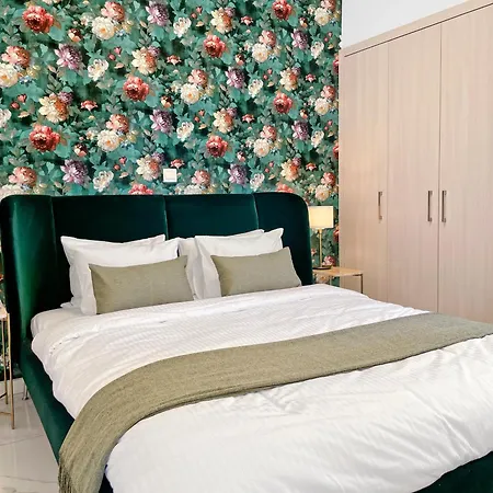 The Encino - Luxury Seaside شقة