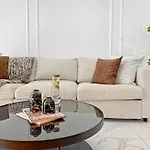 The Encino - Luxury Seaside Apartment Larnaka