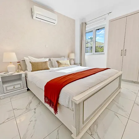 Apartment The Encino - Luxury Seaside