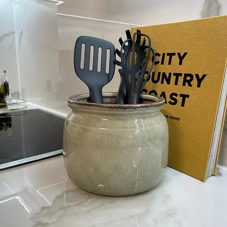 The Encino - Luxury Seaside