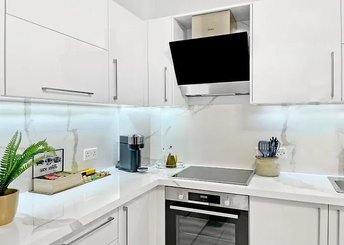 The Encino - Luxury Seaside * ラルナカ