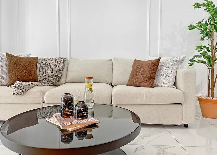 The Encino - Luxury Seaside アパート ラルナカ