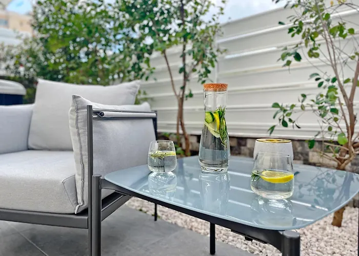 The Encino - Luxury Seaside 拉纳卡