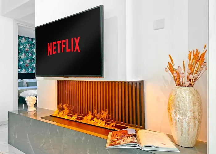 The Encino - Luxury Seaside