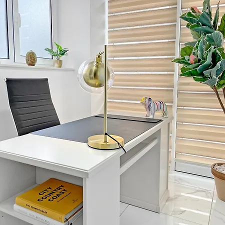 The Encino - Luxury Seaside Appartement *